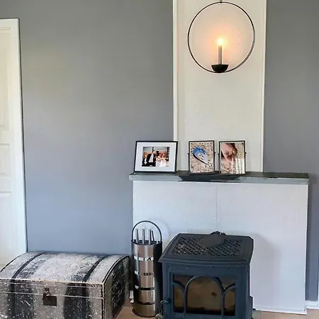 Red By The Sea In Laukvika Prázdninový dům